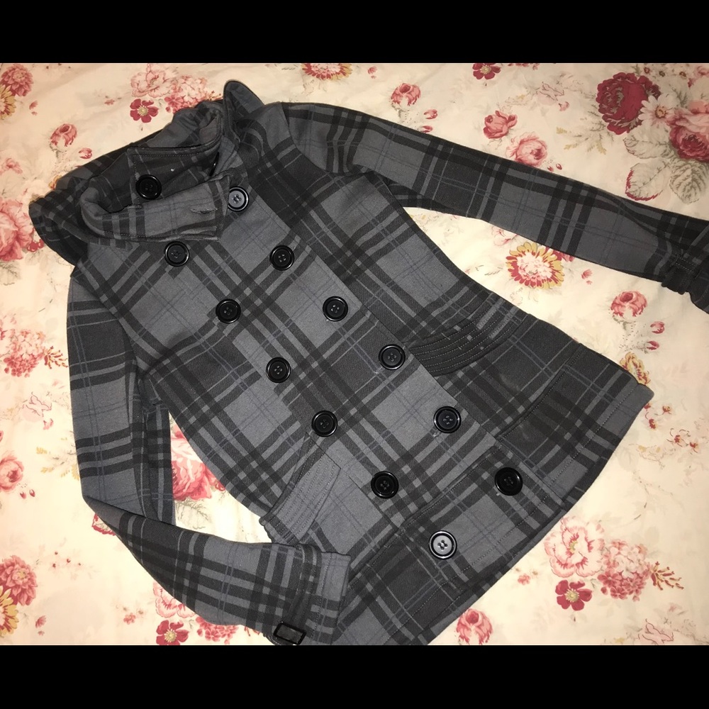 Gray And Black Jacket - image 2